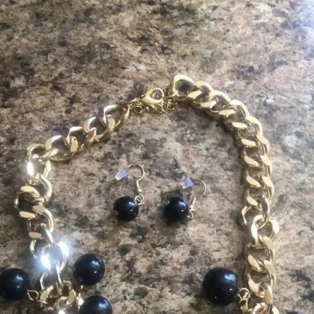 Bunchy Black Bead Bib women Necklace on Gold tone‎ Chain with matching earrings